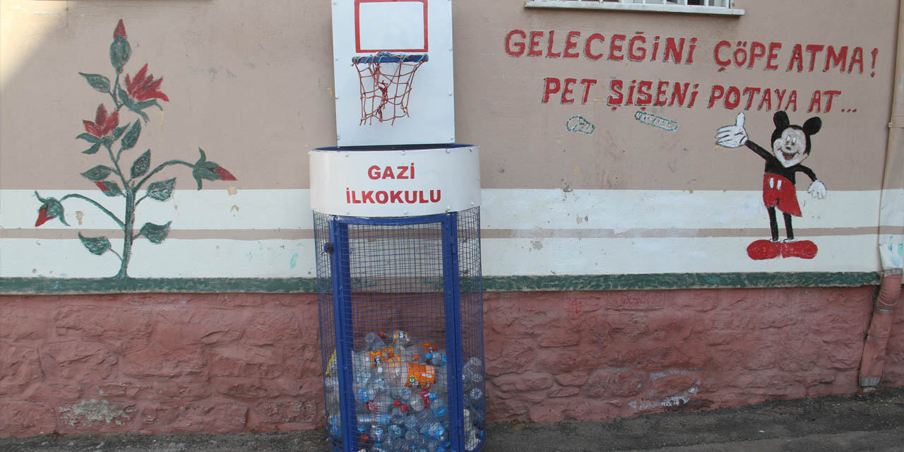 Konya'da öğrencilere geri dönüşüm potası! Pet şişeleri smaçlıyor