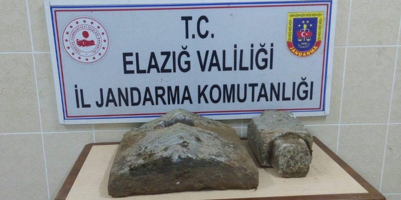 Elazığ’da Osmanlı dönemine ait sanduka kapağı ele geçirildi