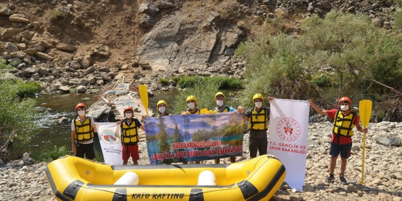 Şırnak’ta sosyal mesafeli rafting