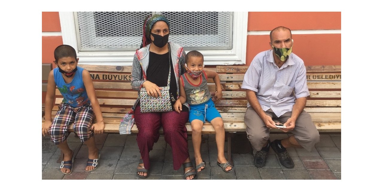Çocukları pencereye kelepçeleyip, böbreklerini satmakla tehdit etti