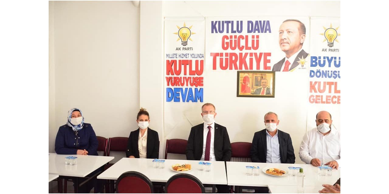 Aslanapa AK Parti ilçe yönetimi ilk toplantısını yaptı