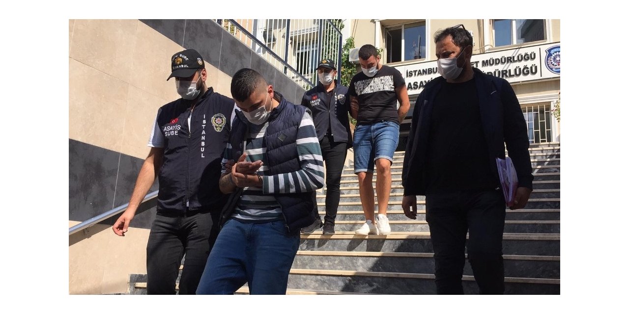 Lüks otomobillerin farlarının çalınması kamerada