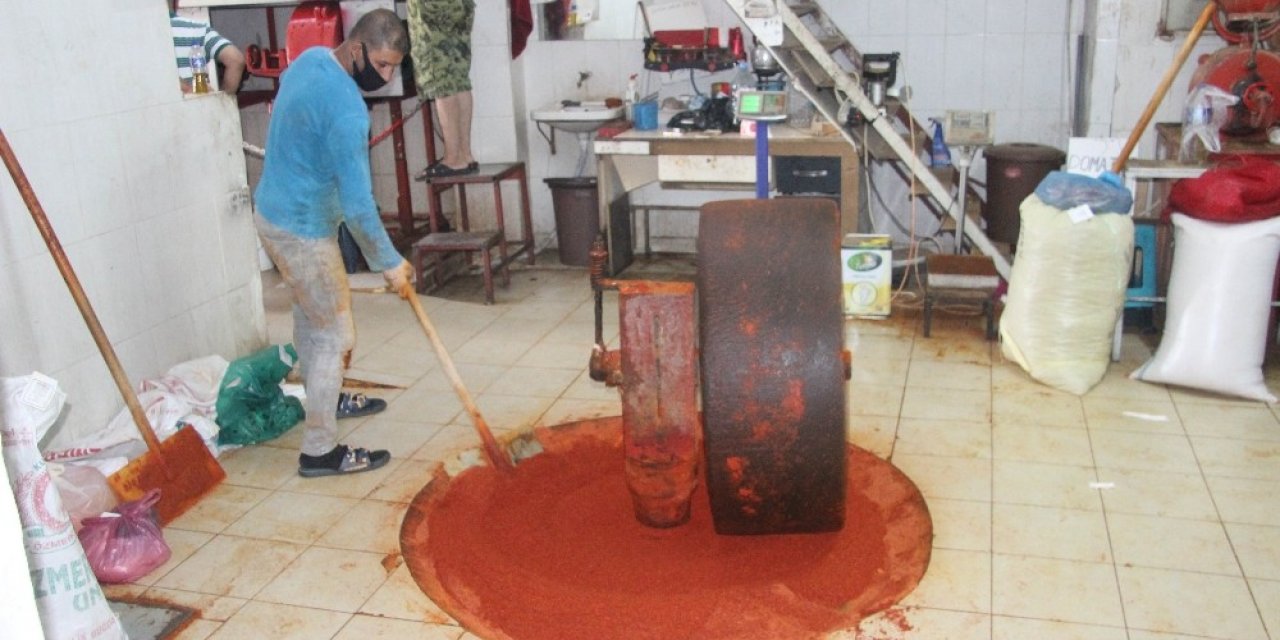 Kilis’te salça ile toz biber zamanı