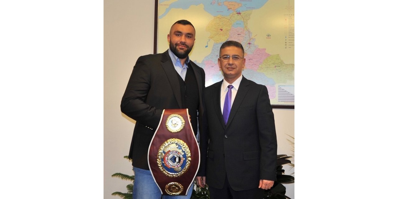 Akademisyen boksör Balıkesir Üniversitesi’nin gurunu oldu