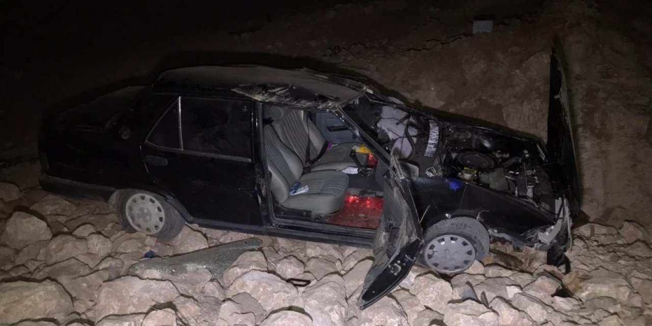 Otomobil 6 metre yükseklikten uçtu: 5 yaralı