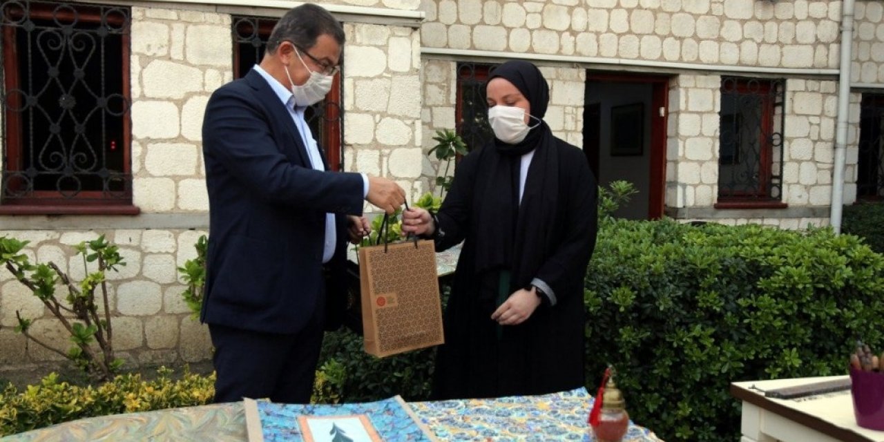 Eyüpsultan Belediyesi kursiyerlerine bakanlıktan iki ödül