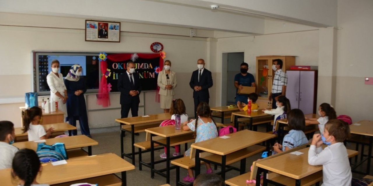 İl Milli Eğitim Müdürü Akbaş öğrencilerle bir araya geldi