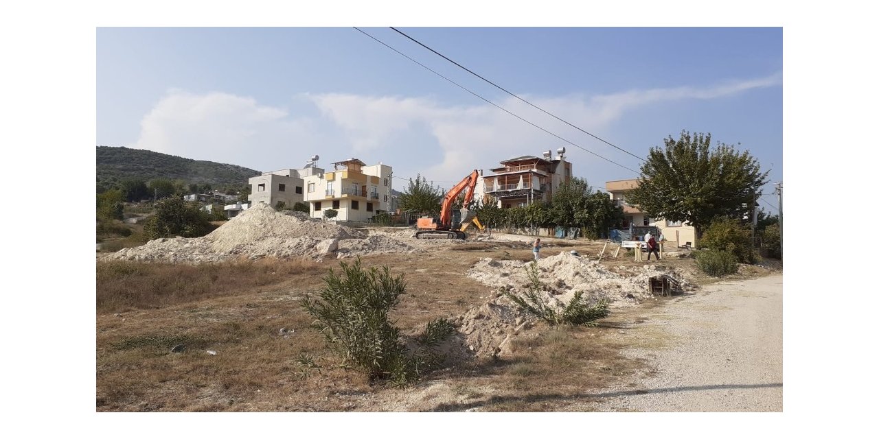 Kozan’da kırsalda yollar asfaltlanıyor, parklar yenileniyor