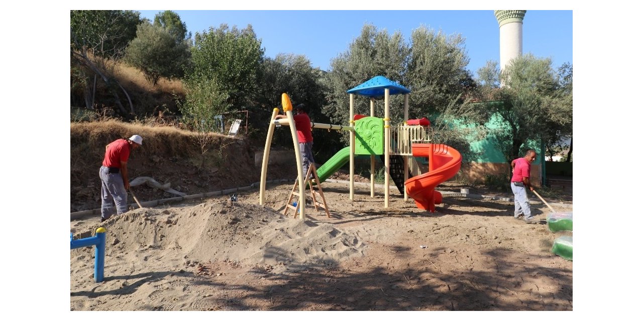 Turgutlu Belediyesinden Akçapınar Mahallesine yeni çocuk oyun alanı