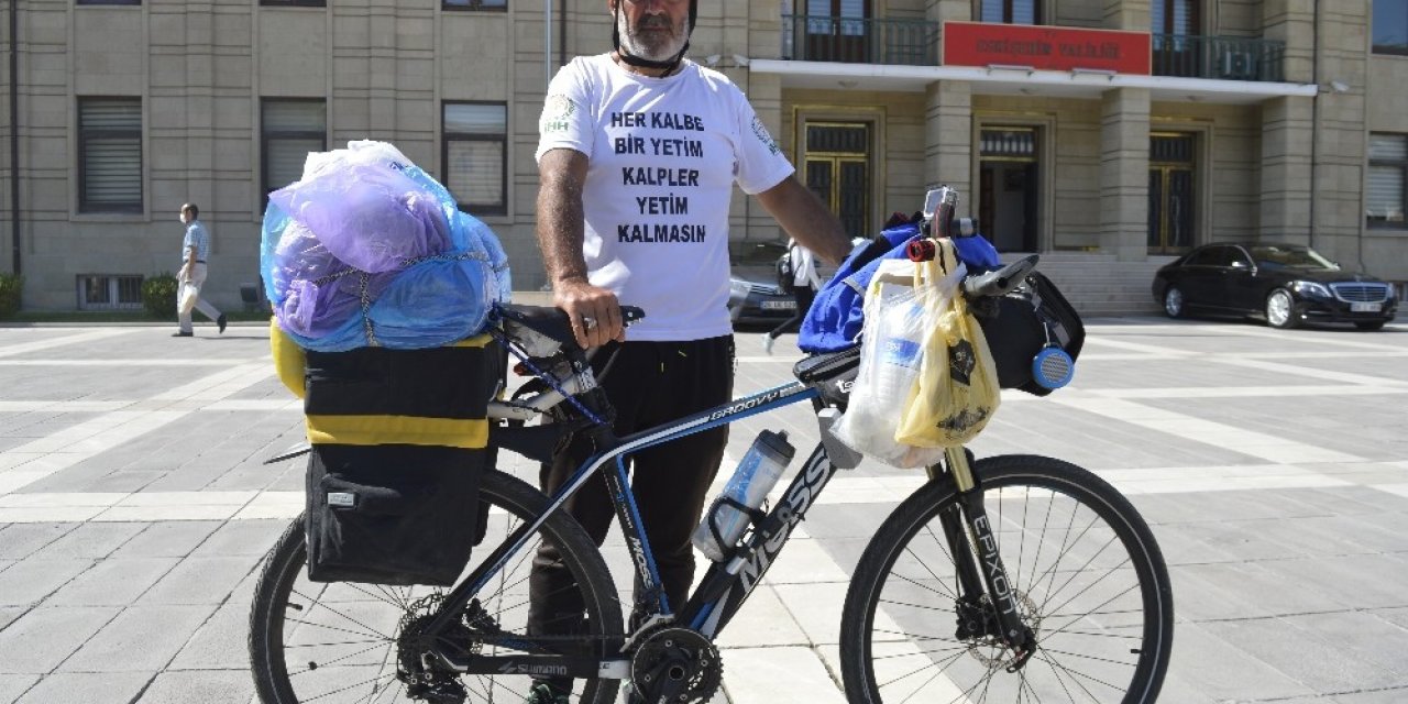 Yetimler için bisikletiyle bin kilometre yol yaptı