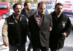 Suçunu itiraf etti