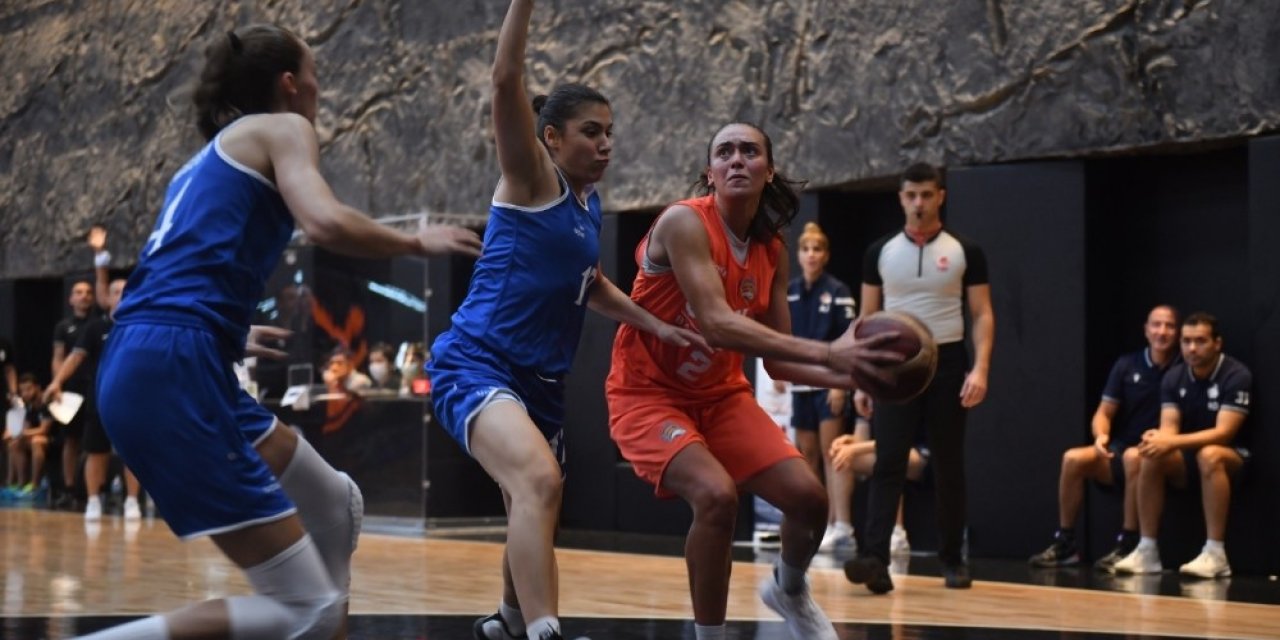 Müfide İlhan Kadın Basketbol Turnuvası başladı