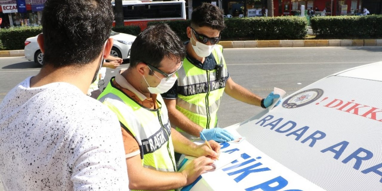 Mersin’de 2 bin 358 kişiye 2 milyon 122 bin 200 lira maske cezası