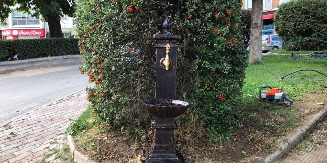 Cumhuriyet Meydanı’nın yanına yeni dekoratif döküm çeşme