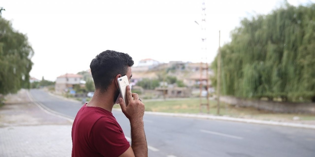 Başkan Büyükkılıç telefonda şebeke sorununu çözdü