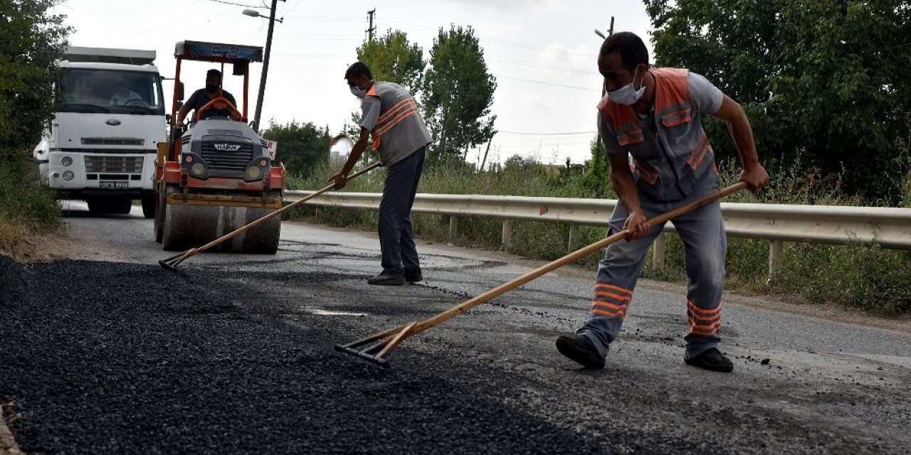 Kırsalda ve merkezde üstyapı çalışmaları sürüyor