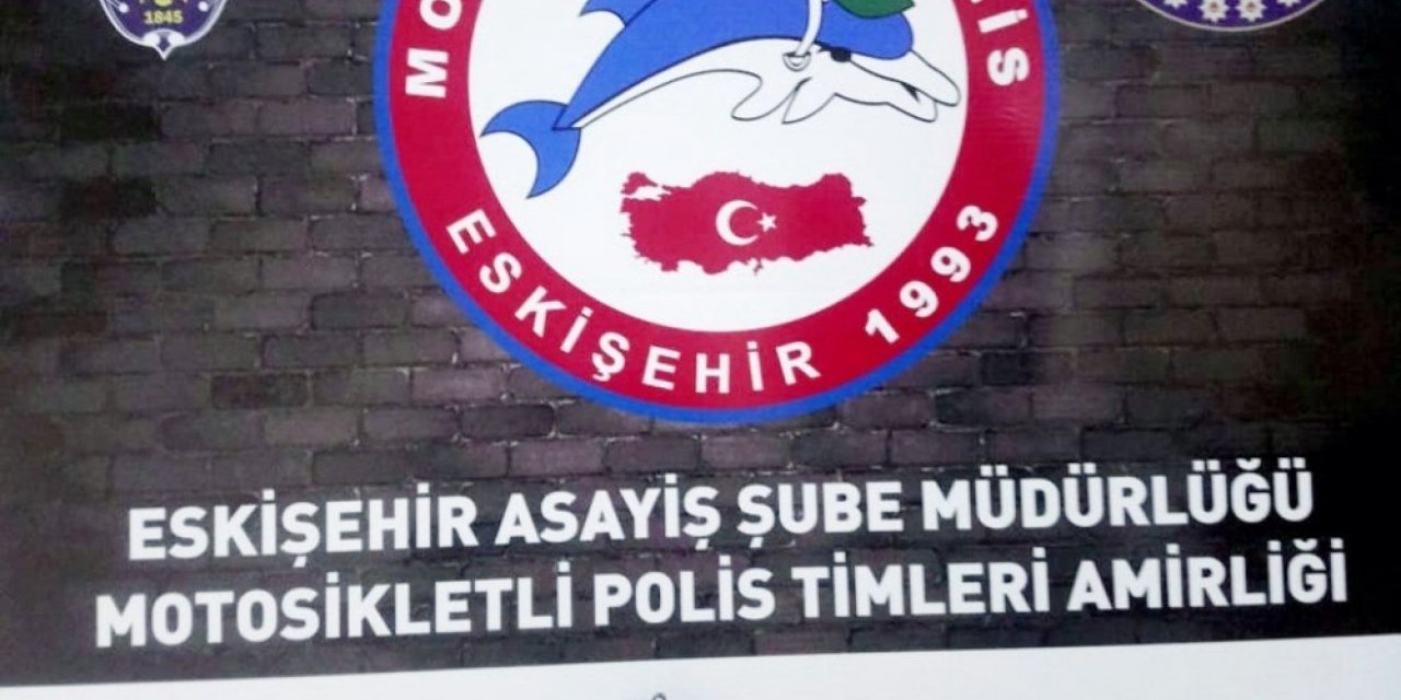 Yunus Timlerinin şüphelendikleri otomobilden ruhsatsız silahlar çıktı