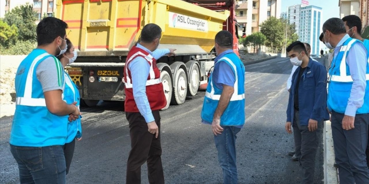 Başkan Bozkurt, Asfalt ve Parke çalışmalarını yerinde inceledi