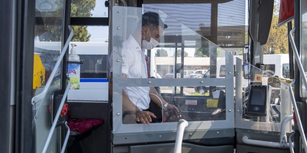Mersin’de toplu taşımada ’şeffaf kabin’ dönemi