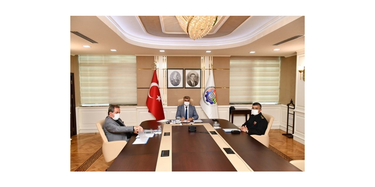 Vali Gürel, pandemide kentin durumu ile ilgili Bakan Soylu’yu bilgilendirdi