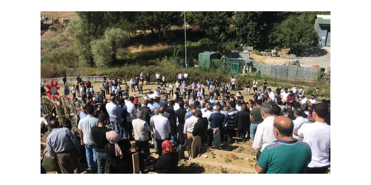 Esenyurt’ta öldürülen taksici kardeşler, son yolculuğuna uğurlandı