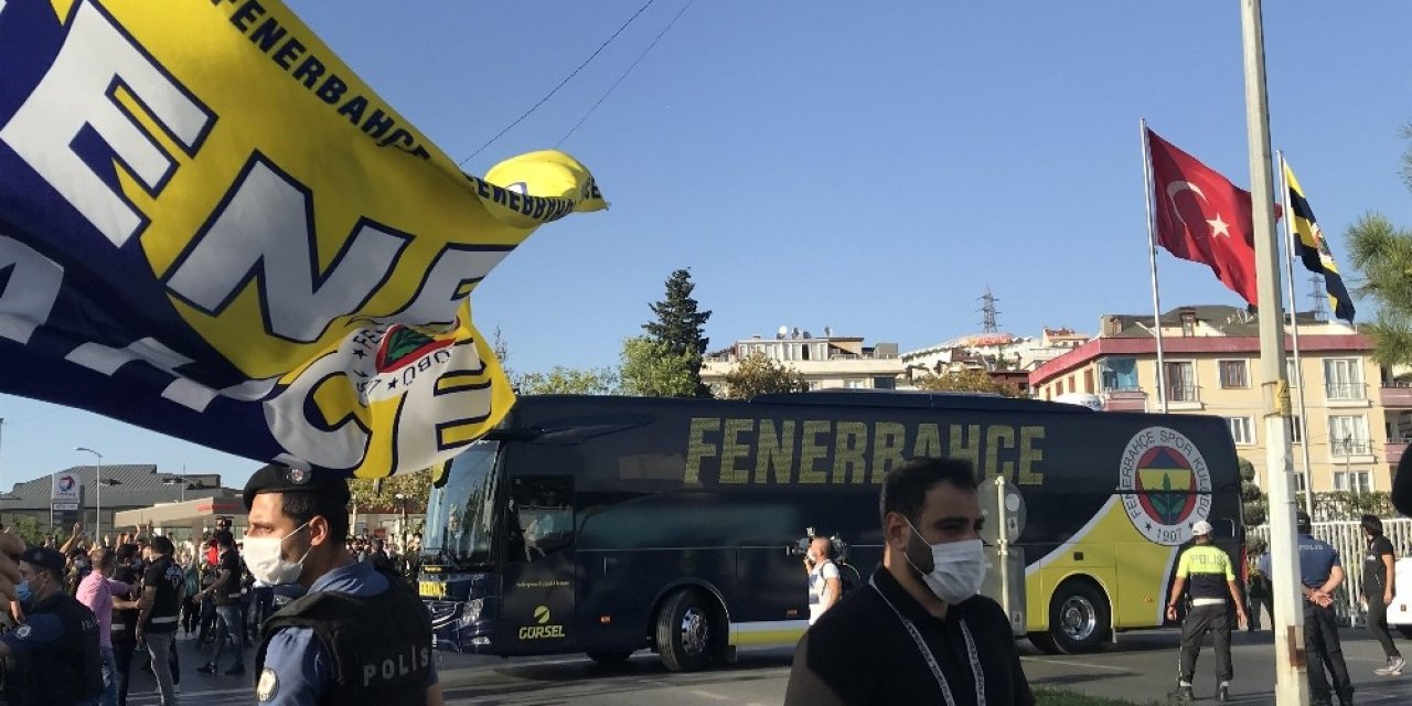 Fenerbahçe, derbiye coşkuyla uğurlandı