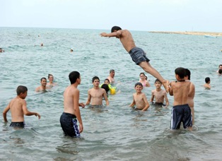 Karapınarlı öğrenciler deniz gördü