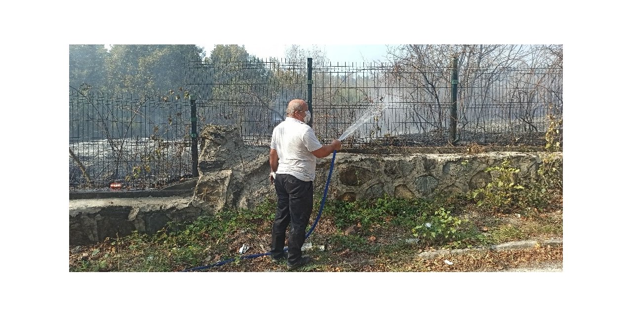 Düzce’de ormanlık alanda çıkan yangını polis ve itfaiye söndürdü