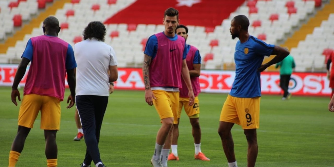 MKE Ankaragücü’nde Erdi Dikmen ilk kez Süper Lig’de forma giydi