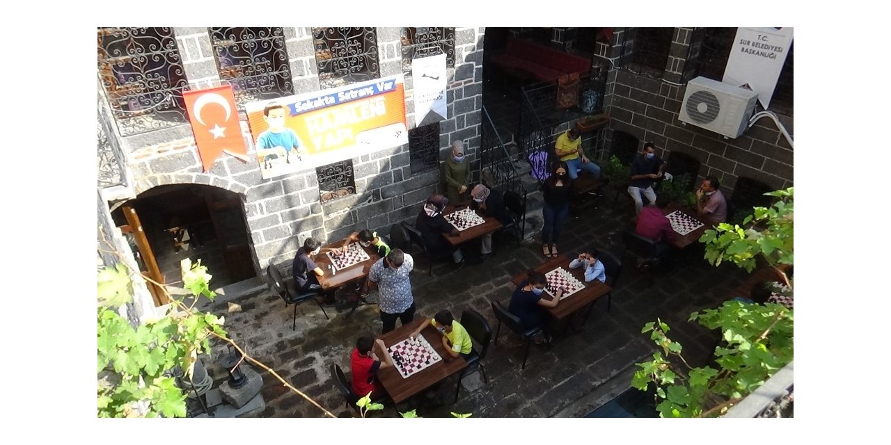 Diyarbakır’da ’Sokakta Satranç Var’ turnuvası başladı
