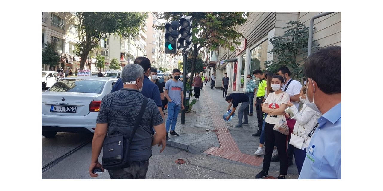 Bursa’da yolun karşısına geçmeye çalışırken dolmuş çarptı