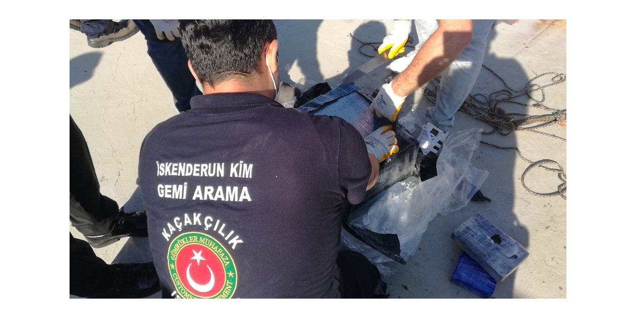Gümrük Muhafaza Ekiplerinin koordinasyonunda İskenderun Körfezi açıklarında uyuşturucu operasyonu gerçekleştirildi