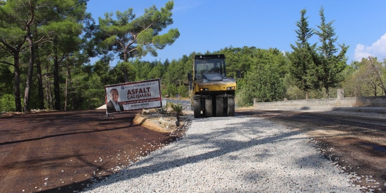 Manavgat Gençler Mahallesi’ne asfalt