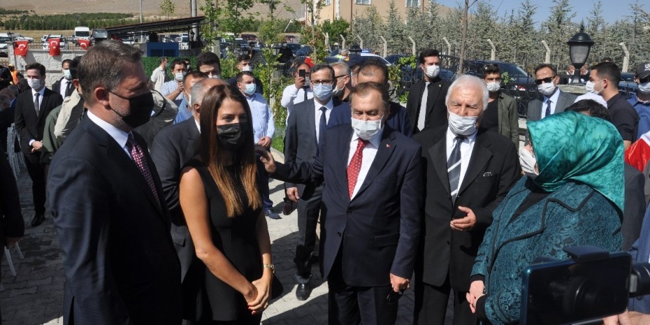 Bakan Selçuk: “Afyonkarahisar’a 18 yılda 55 milyarlık sosyal yardım ulaştırdık”