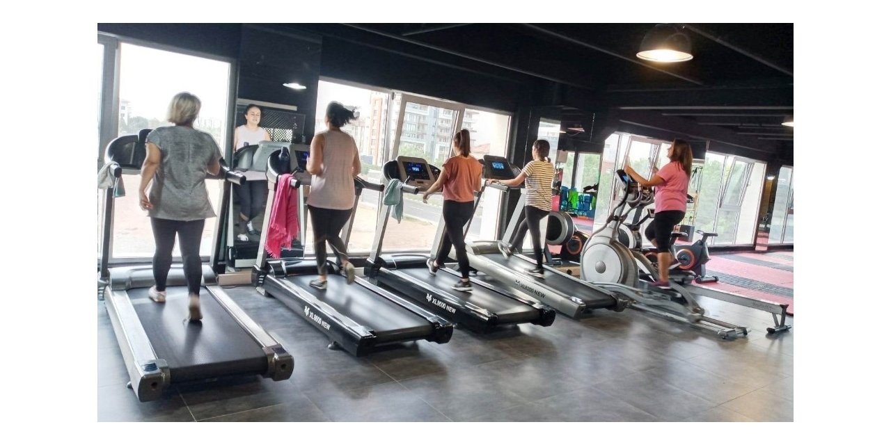 Yunusemreli kadınlardan Millet Çarşısı spor salonuna yoğun ilgi