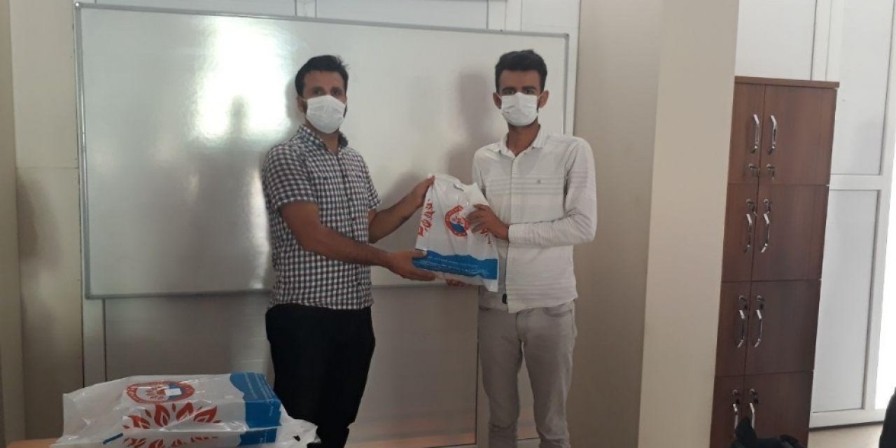Tekirdağ’dan Sincik’e kitap yardımı