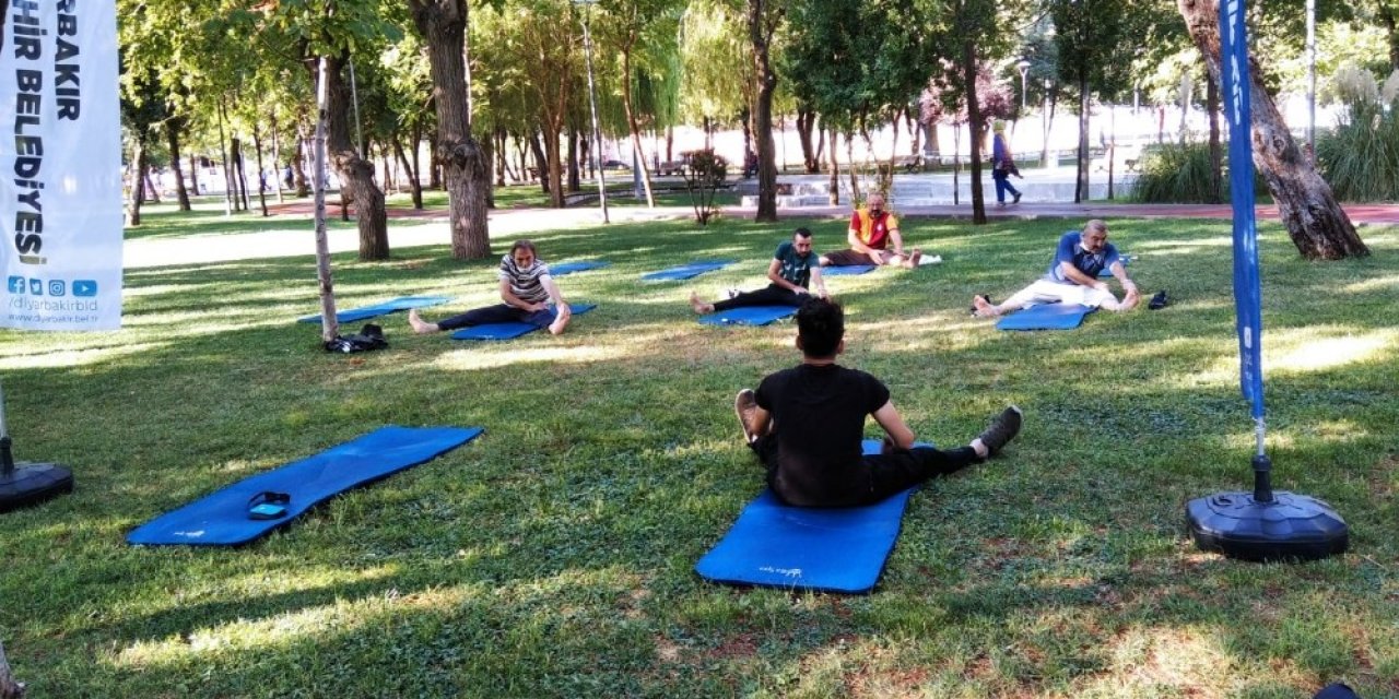 Büyükşehir Belediyesi’nin sabah sporlarına yoğun ilgi