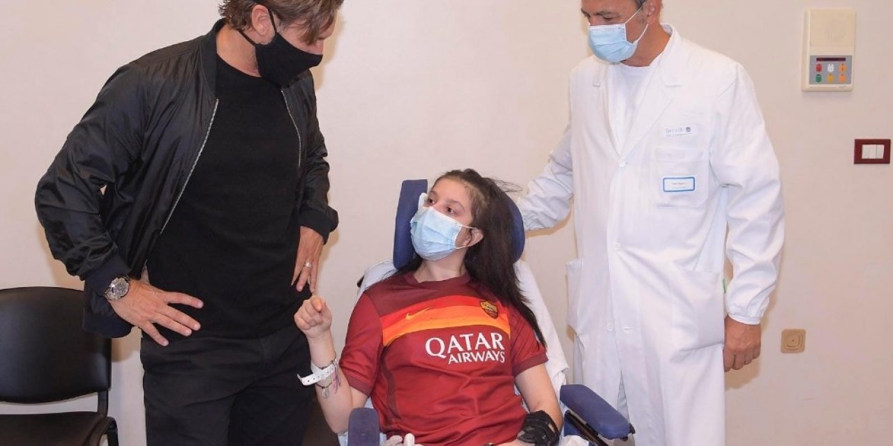 Komadaki genç sporcu Totti’nin sesiyle uyandı