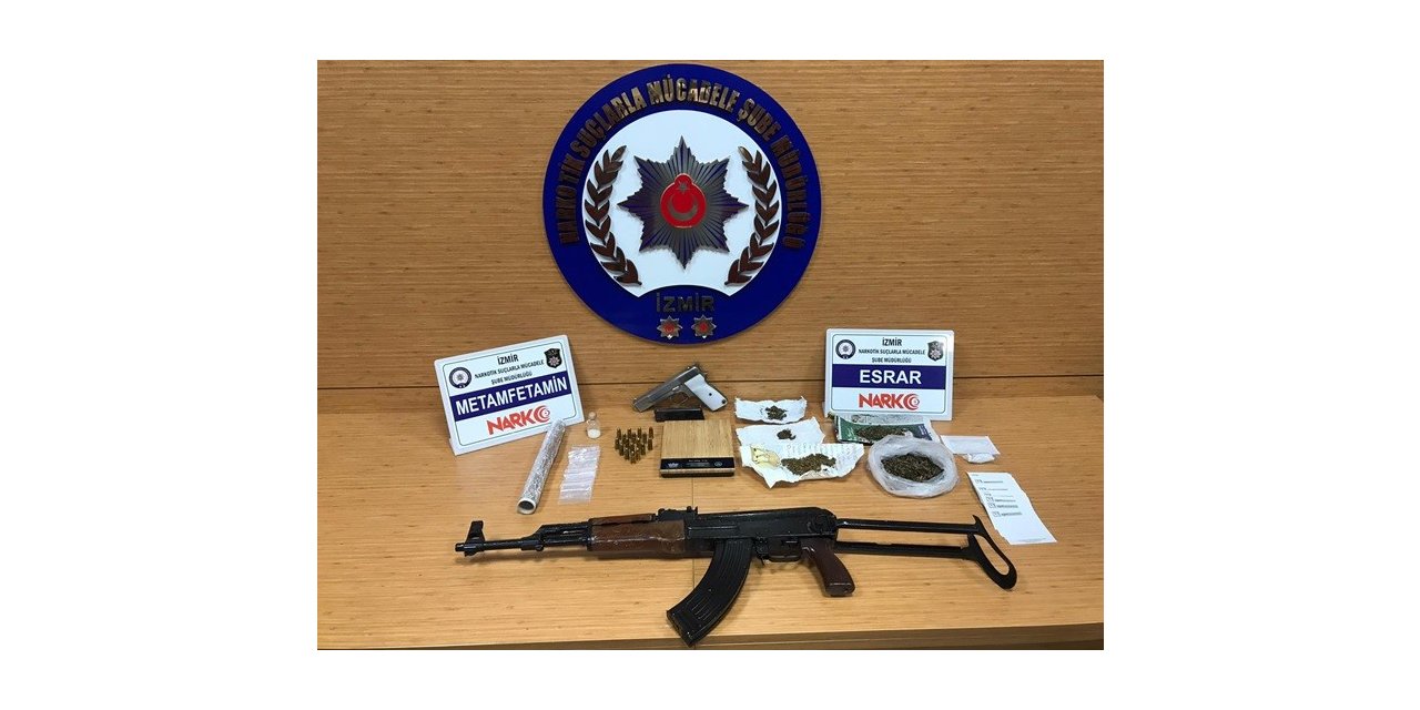 İzmir polisinden 19 ayrı uyuşturucu baskınları: 22 kişi tutuklandı