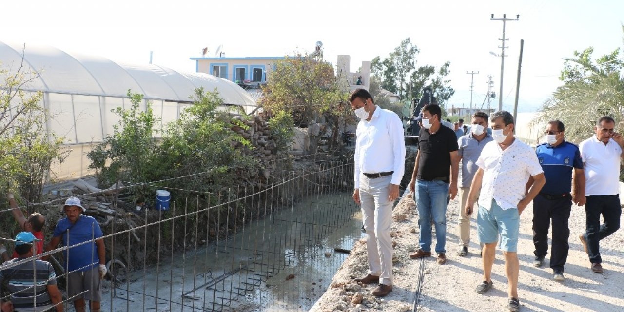Kaş Belediyesinden 420 metre uzunluğunda sulama kanalı