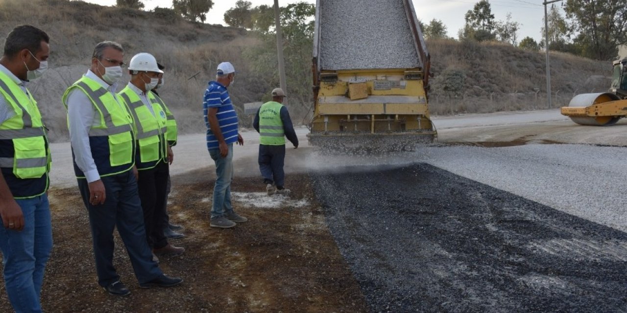 Yunusemre’de yol yapım çalışmaları sürüyor