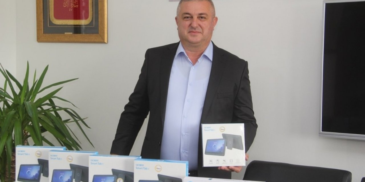 Geyikli’de 200 öğrenciye tablet dağıtıldı