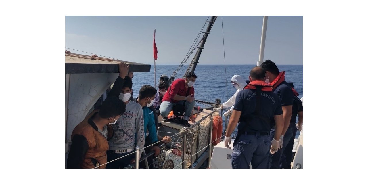 Mersin açıklarında 90 düzensiz göçmen yakalandı