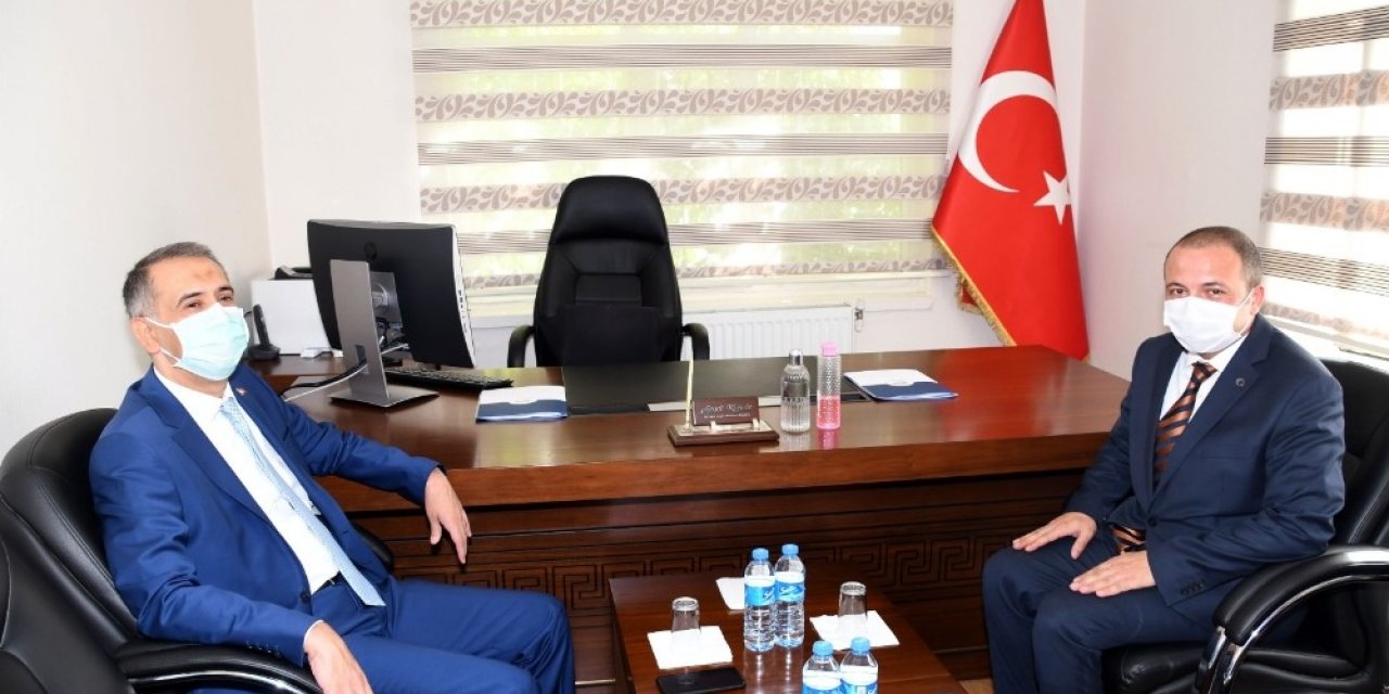 Vali Çuhadar, AFAD ve 112 acil çağrı merkezini inceledi