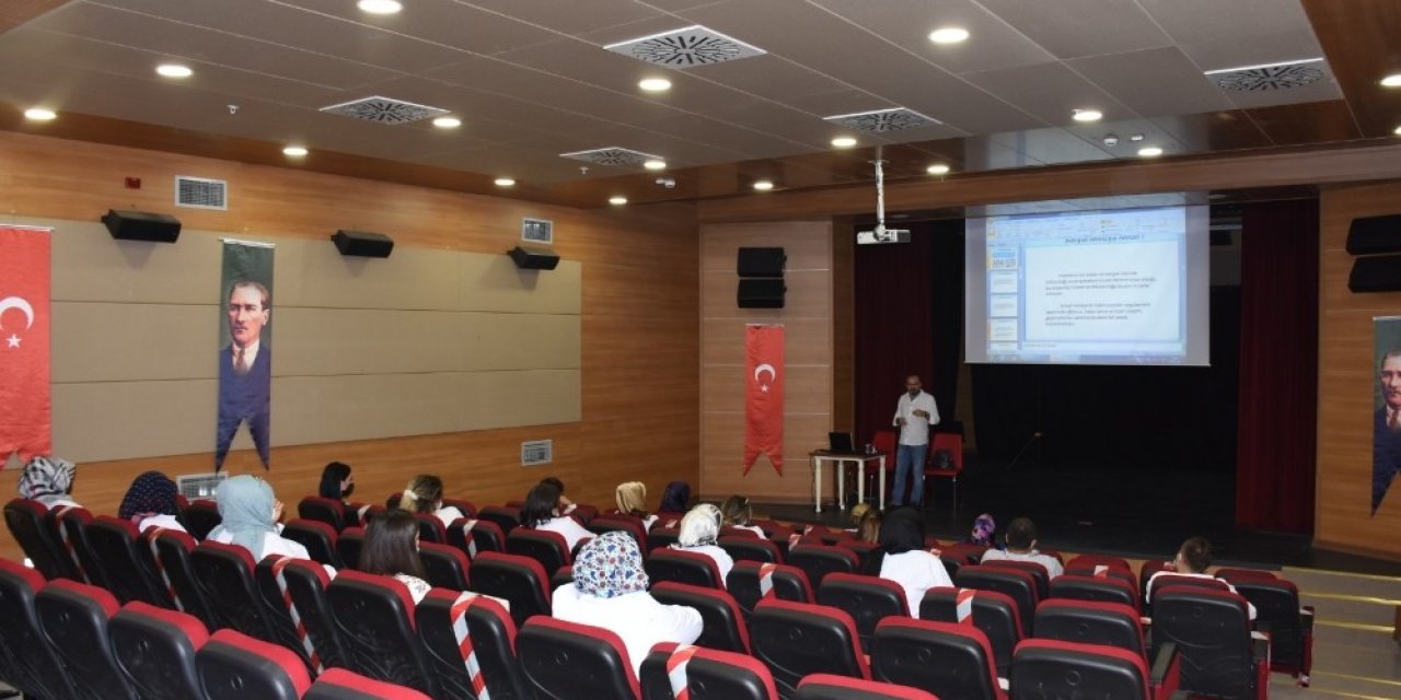 “BELMEK” eğitimcilerine iletişim eğitimi