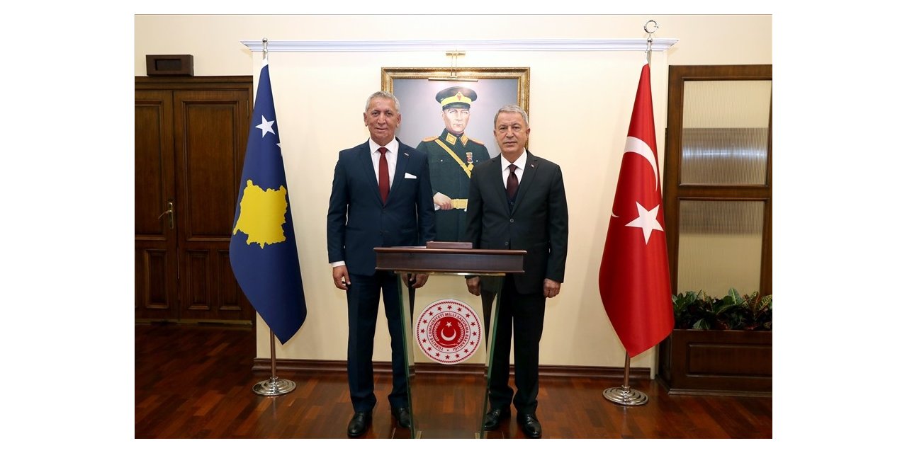 Bakan Akar, Kosova Savunma Bakanı Quni ile bir araya geldi