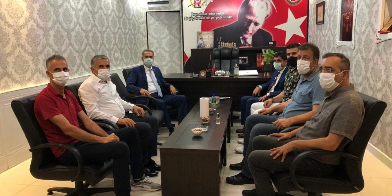Vali Mahmut Çuhadar gazeteciler ile bir araya geldi