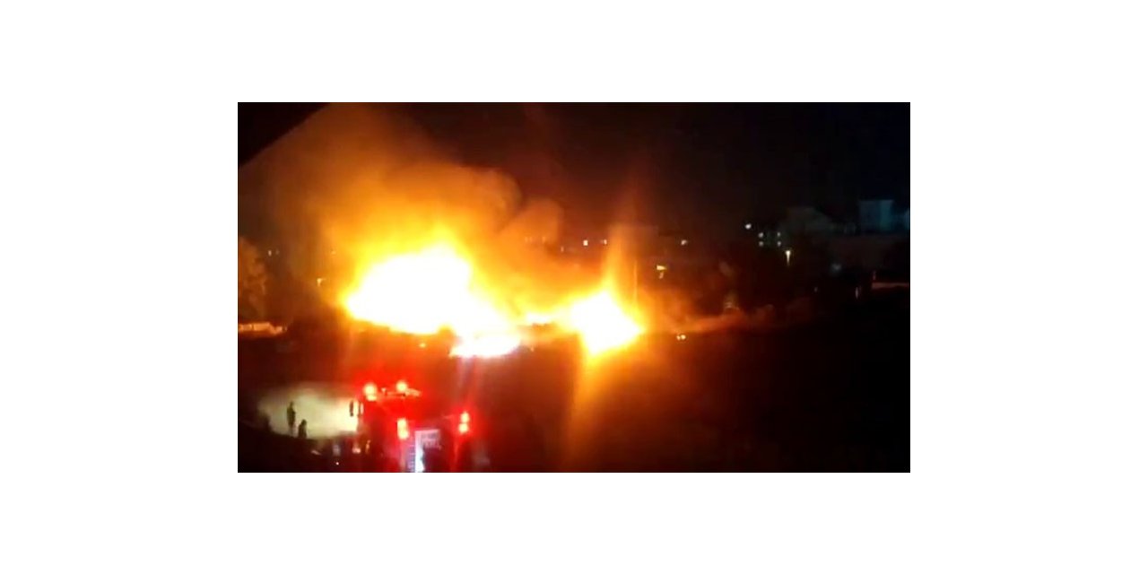 Ataşehir’de elektrik kabloları yangına neden oldu