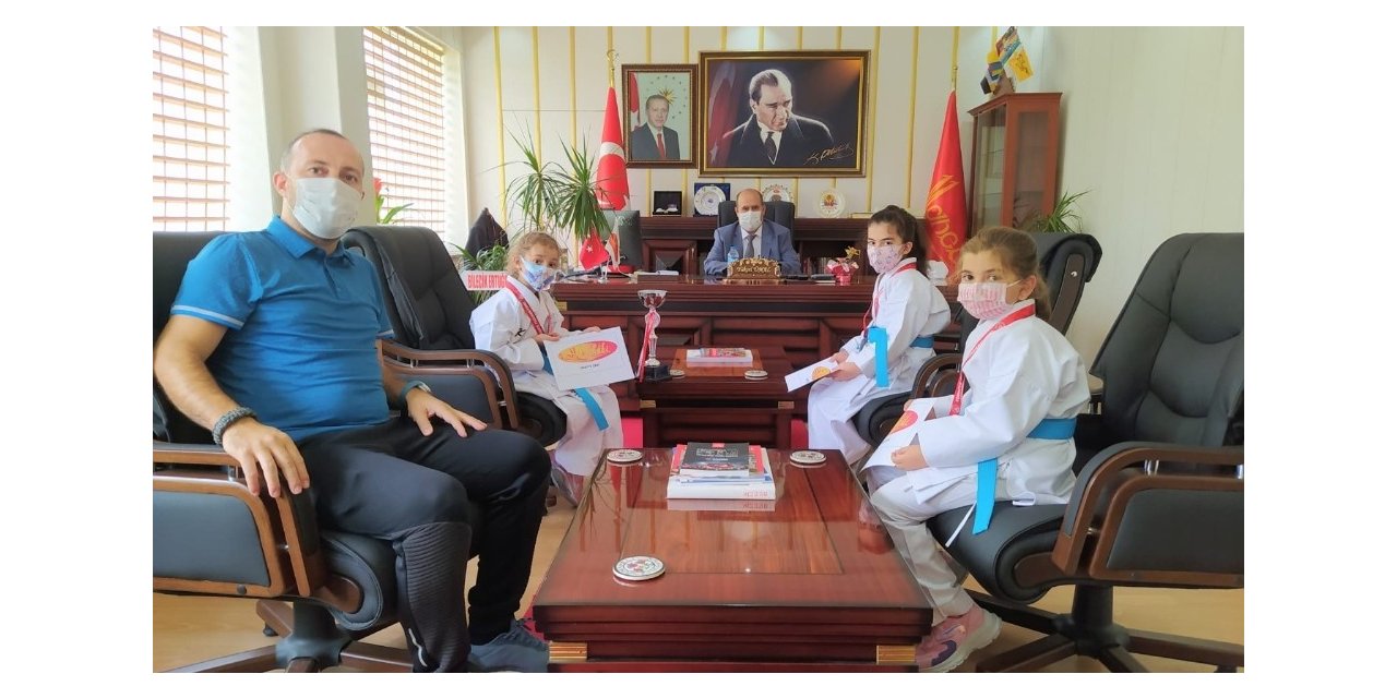 Minik karate şampiyonlarından Kaymakam Ünal’a ziyaret