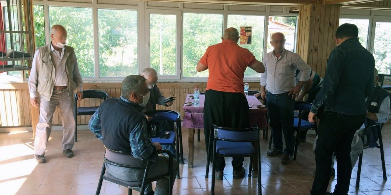 Kahvehaneye oyun baskını